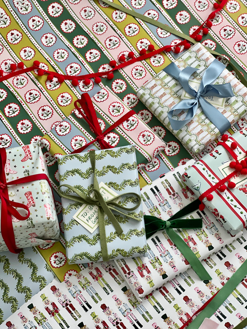 Holiday Garland Gift Wrap